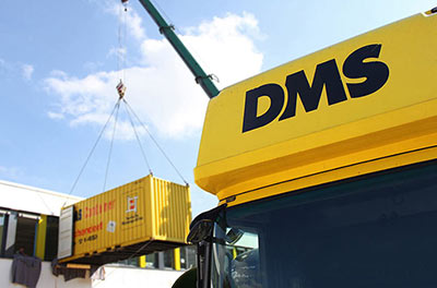 Umzug mit Kran-Container